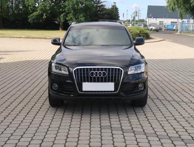 Audi Q5  2.0 TDI S line