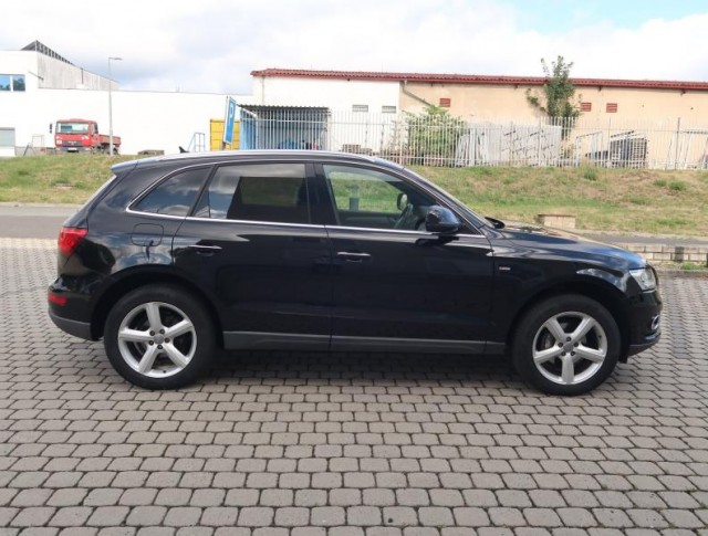 Audi Q5  2.0 TDI S line