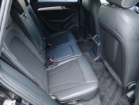 Audi Q5  2.0 TDI S line