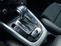Audi Q5  2.0 TDI S line