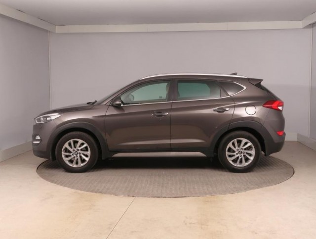 Hyundai Tucson  2.0 CRDi 