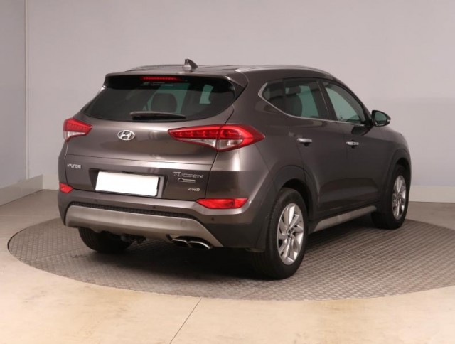 Hyundai Tucson  2.0 CRDi 