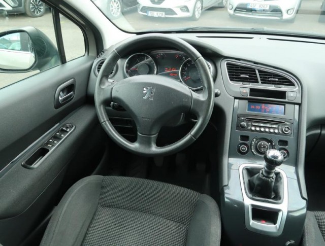 Peugeot 5008  1.6 HDi 