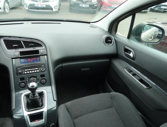 Peugeot 5008  1.6 HDi 