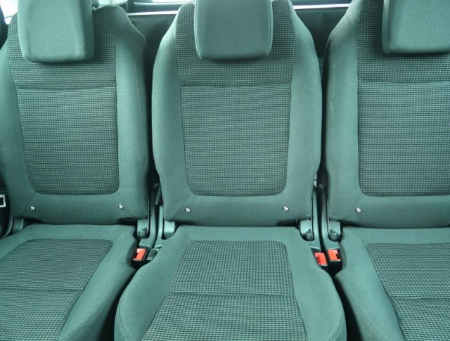 Peugeot 5008  1.6 HDi 