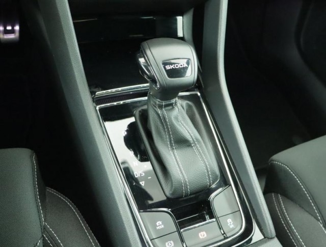 Škoda Karoq  1.5 TSI Sportline