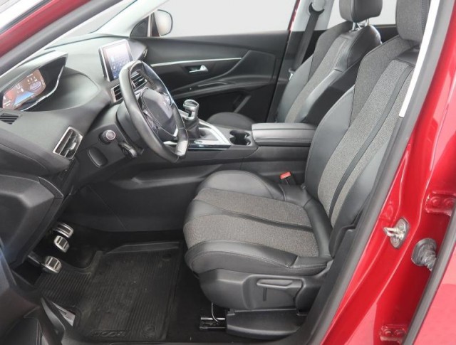 Peugeot 5008  PureTech 130 