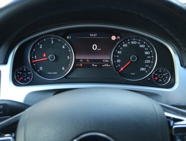 Volkswagen Touareg  3.0 TDI 