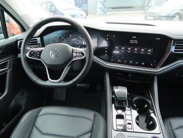 Volkswagen Touareg  3.0 TDI 