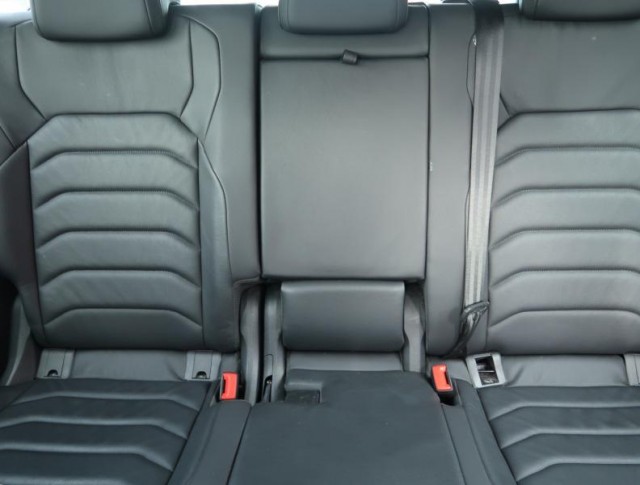 Volkswagen Touareg  3.0 TDI 