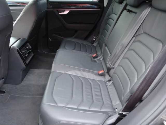 Volkswagen Touareg  3.0 TDI 
