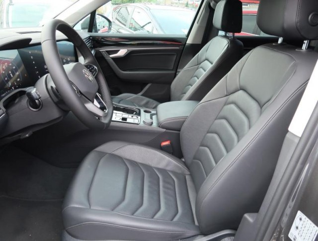 Volkswagen Touareg  3.0 TDI 