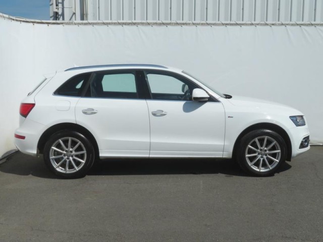 Audi Q5  3.0 TDI S-line