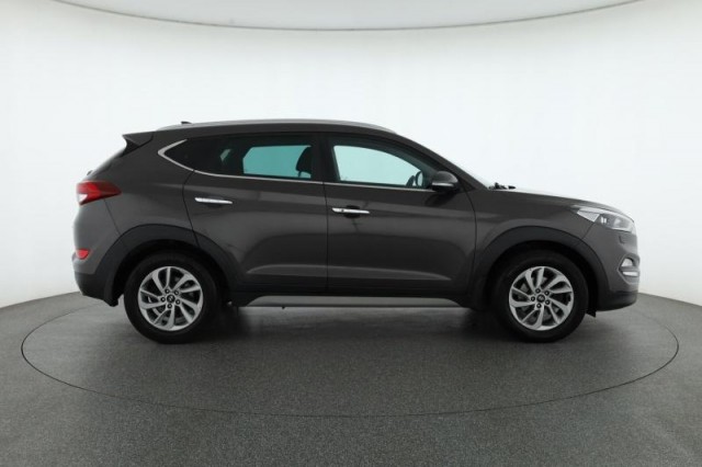 Hyundai Tucson  2.0 CRDi 