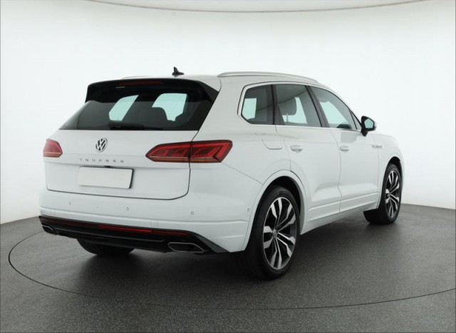 Volkswagen Touareg  3.0 TDI R-Line