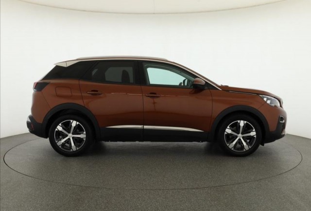 Peugeot 3008  1.2 PureTech Allure