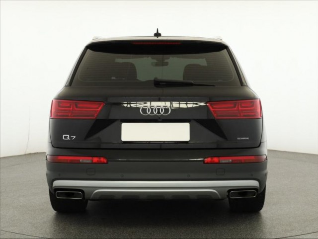 Audi Q7  3.0 TDI 