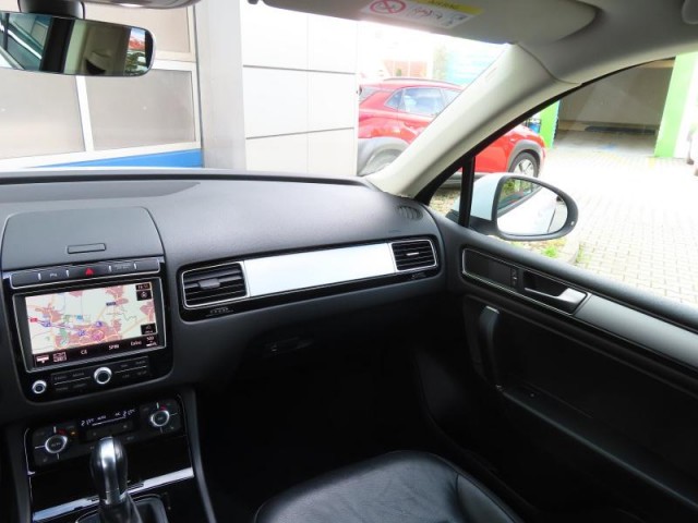 Volkswagen Touareg  3.0 TDI 