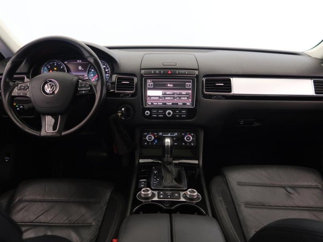 Volkswagen Touareg  3.0 TDI 