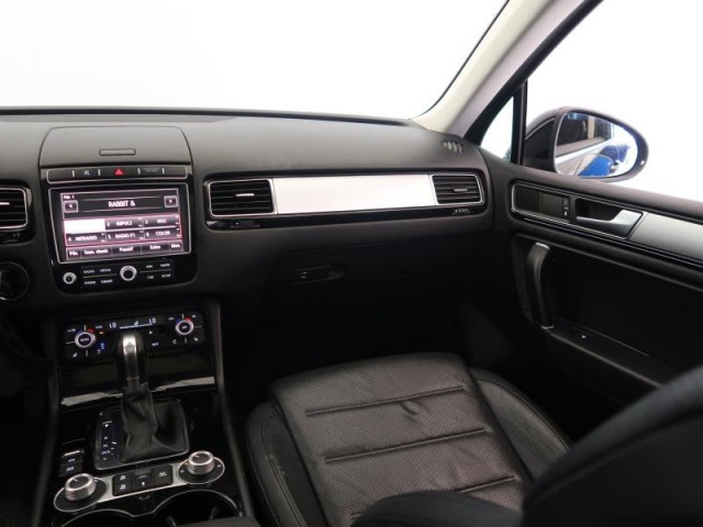 Volkswagen Touareg  3.0 TDI 