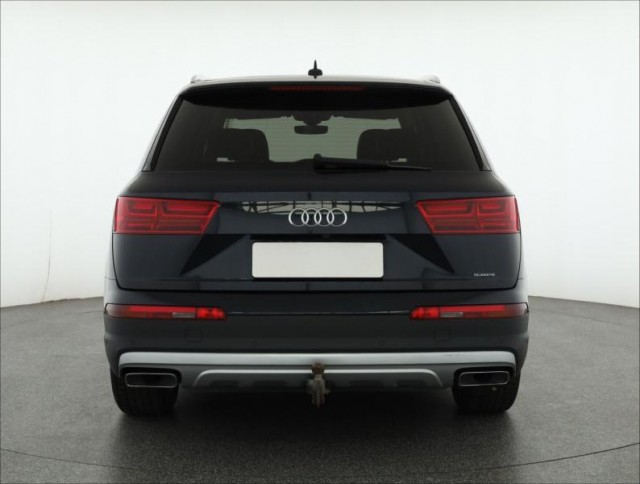 Audi Q7  3.0 TDI 