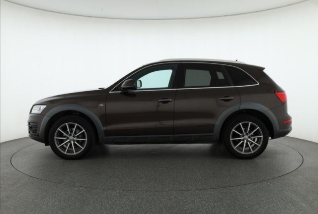 Audi Q5  2.0 TDI S-Line