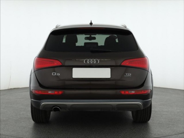 Audi Q5  2.0 TDI S-Line