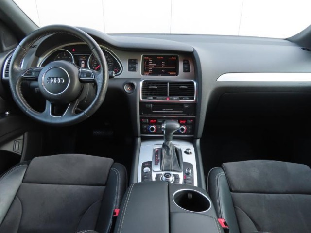 Audi Q7  3.0 TDI S-Line