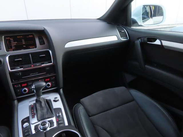 Audi Q7  3.0 TDI S-Line