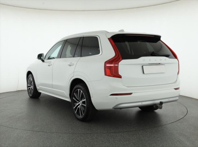 Volvo XC90  B5 AWD Momentum