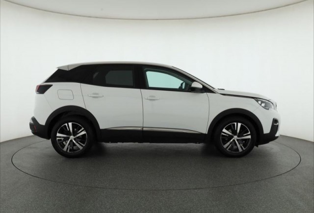 Peugeot 3008  1.5 BlueHDi 