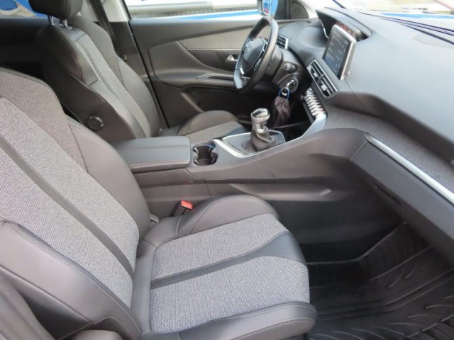 Peugeot 3008  1.5 BlueHDi 