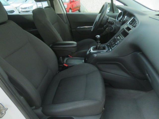 Peugeot 5008  1.6 HDi 