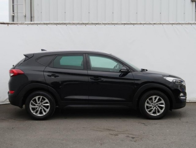 Hyundai Tucson  1.7 CRDi Trikolor