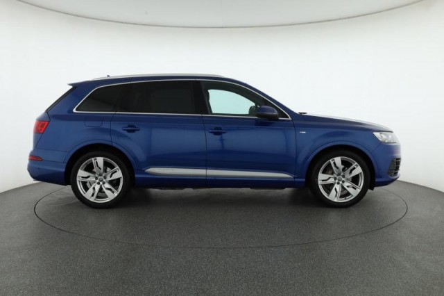 Audi Q7  3.0 TDI S-Line