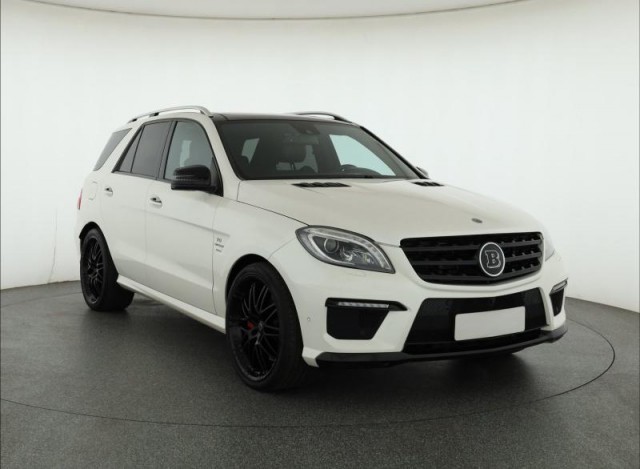 Mercedes-Benz ML  ML 63 AMG Performance Package