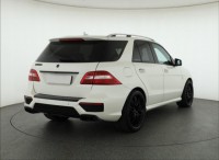 Mercedes-Benz ML  ML 63 AMG Performance Package