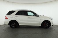 Mercedes-Benz ML  ML 63 AMG Performance Package