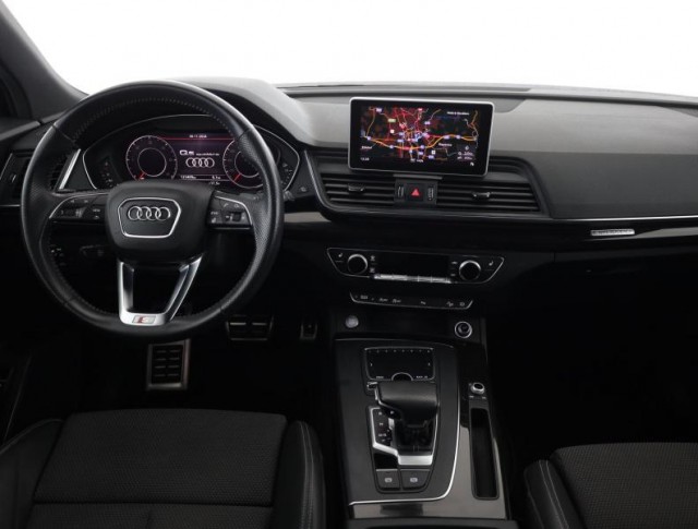 Audi Q5  2.0 TDI S line