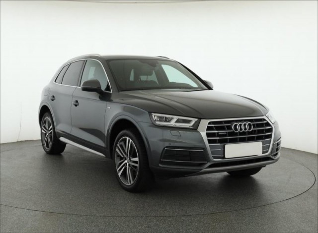 Audi Q5  2.0 TDI S line