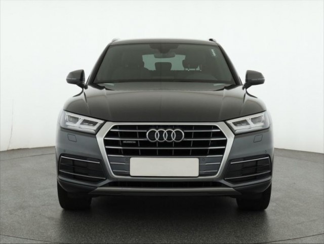 Audi Q5  2.0 TDI S line