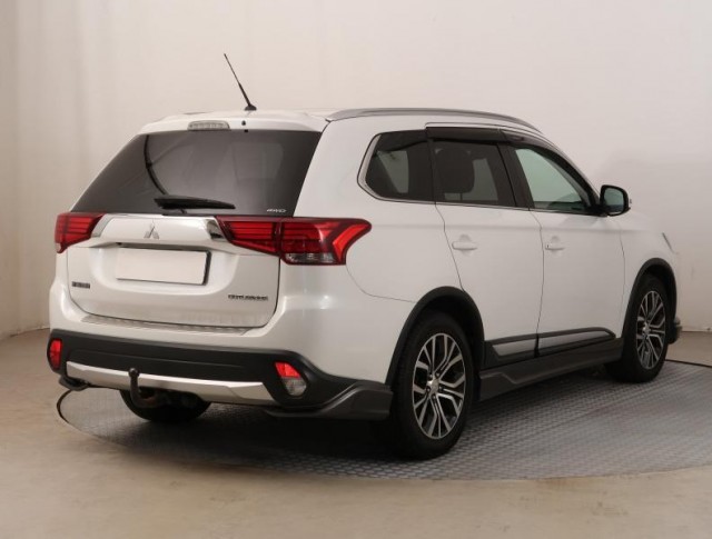 Mitsubishi Outlander  2.2 DI-D 