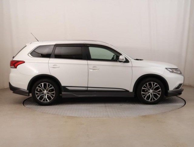 Mitsubishi Outlander  2.2 DI-D 