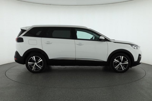 Peugeot 5008  1.5 BlueHDi 