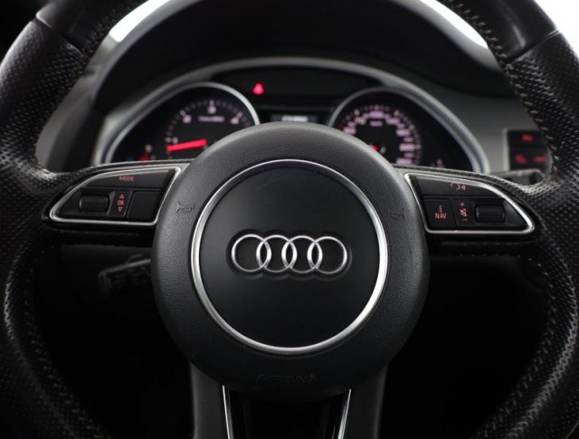 Audi Q7  3.0 TDI S-Line