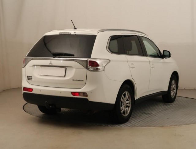 Mitsubishi Outlander  2.0 