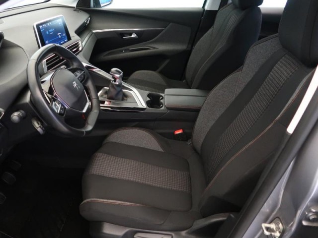 Peugeot 3008  1.2 PureTech 