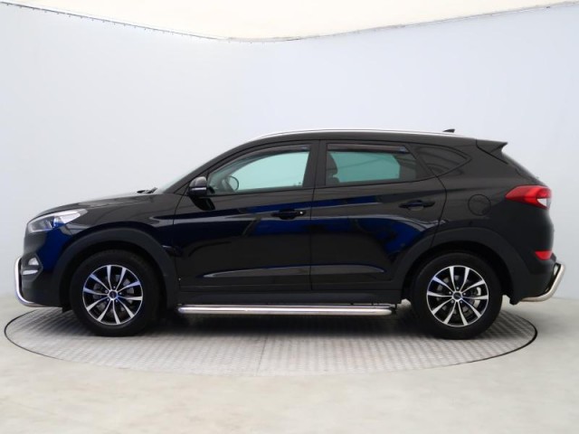 Hyundai Tucson  1.7 CRDi Trikolor