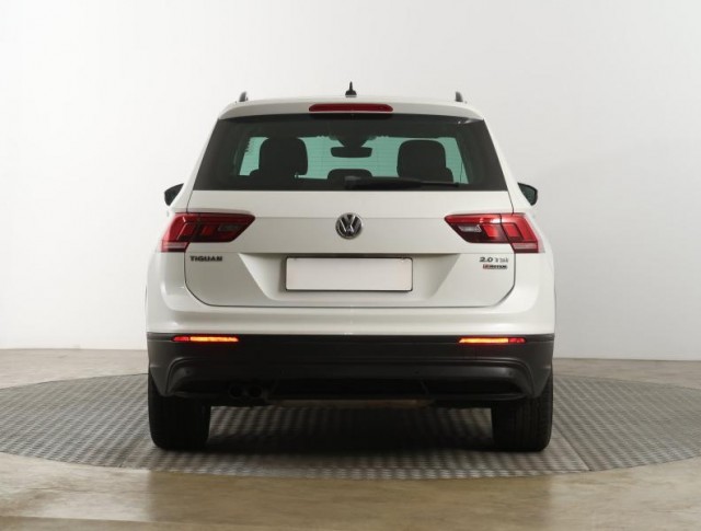 Volkswagen Tiguan  2.0 TSI 