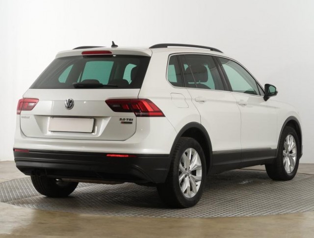 Volkswagen Tiguan  2.0 TSI 